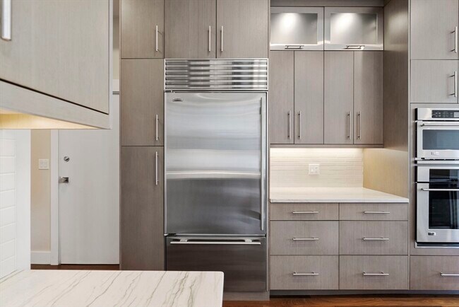 Photo - 132 Boylston St Unit 3