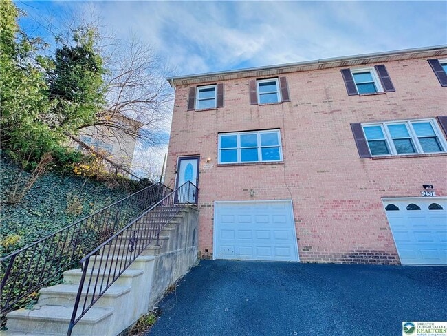 Photo - 235 Vista Dr