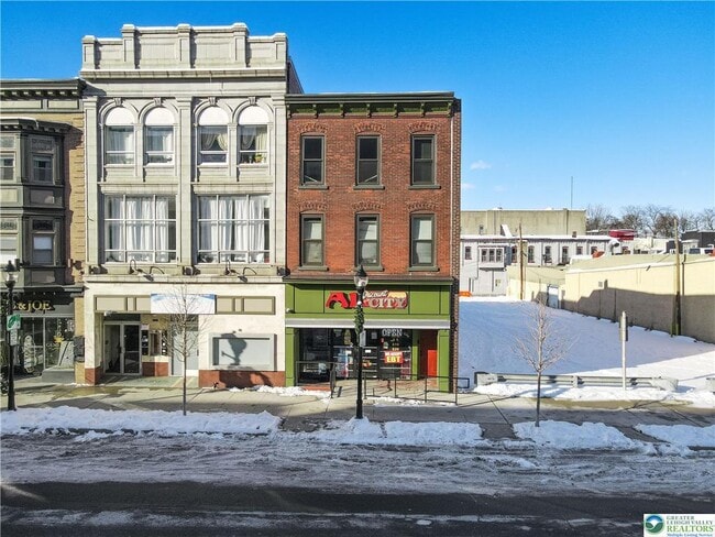 Building Photo - 1015 Hamilton St Unit B