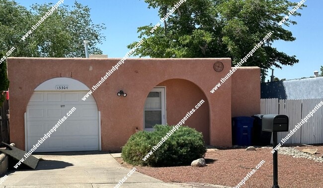 Building Photo - Great NE 3 bedroom- MOVE IN SPECIAL!! $250...