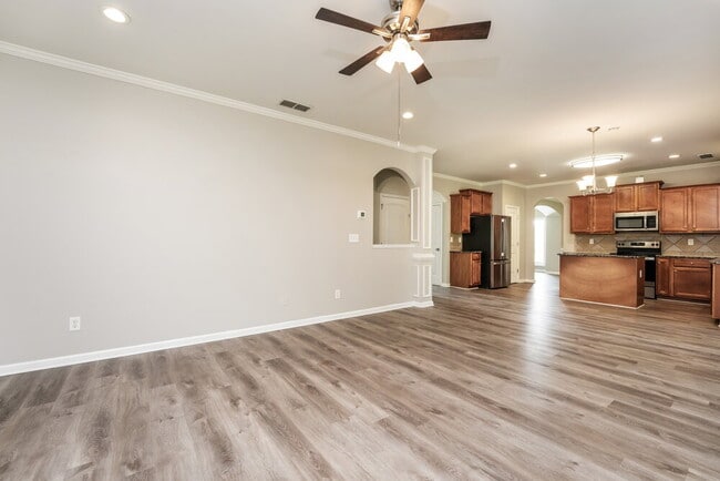 Photo - 2054 Jessica Way