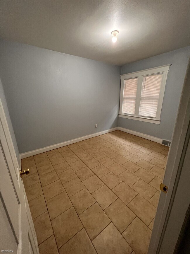 Photo - 2 br, 1 bath Duplex - 917 Gladstone St 917...