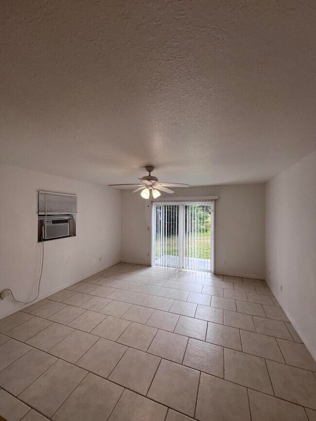 Photo - 220 Columbia Dr Unidad 17