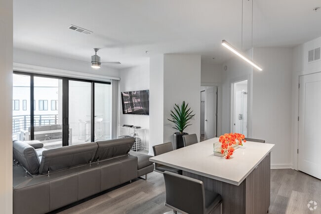 2BR, 2BA - 950SF (Lux 1080)