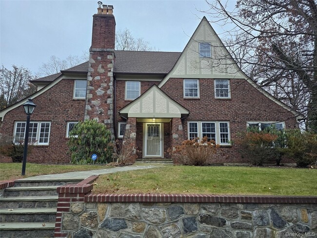 Building Photo - 16 Bon Air Ave