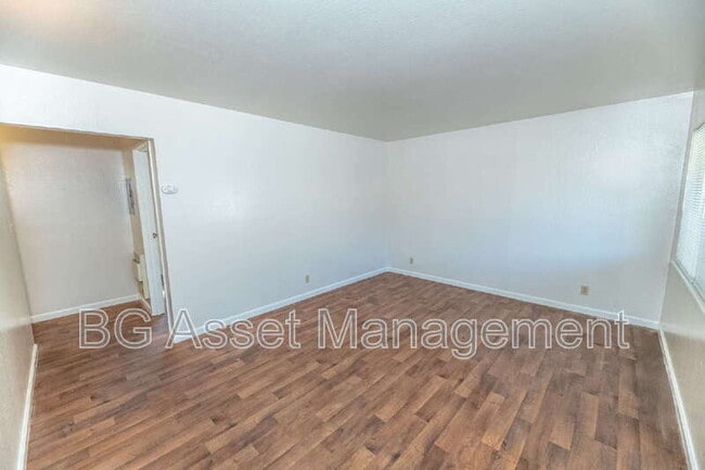 Photo - 1932 Ethan Way Unit 8