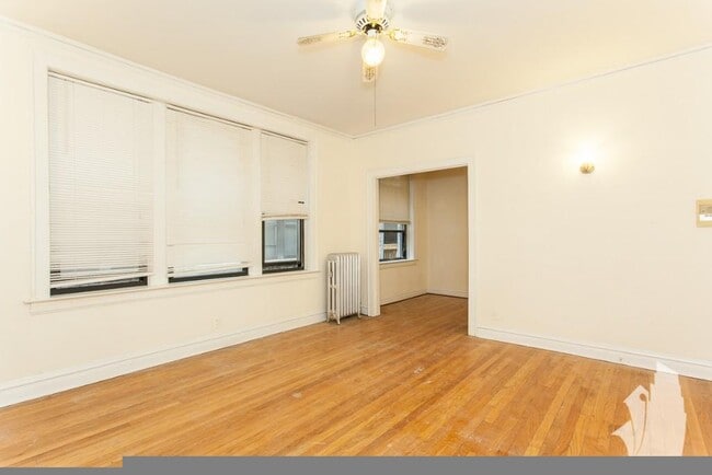 Photo - 429 W Surf St Unit 301