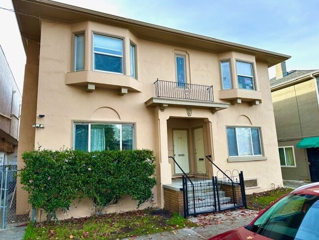 Building Photo - 3114 MLK 1BD 1Bath Unit