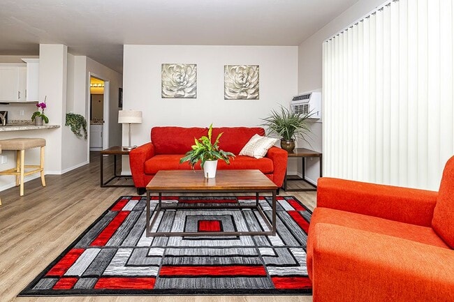 HILLCREST ESTATES - HILLCREST ESTATES Apartamentos