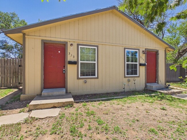 Building Photo - 313 SW 35th Ave