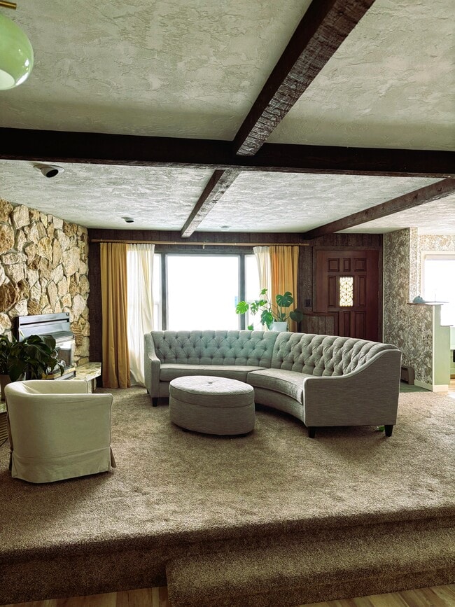 Living room - 3133 E Highway 33