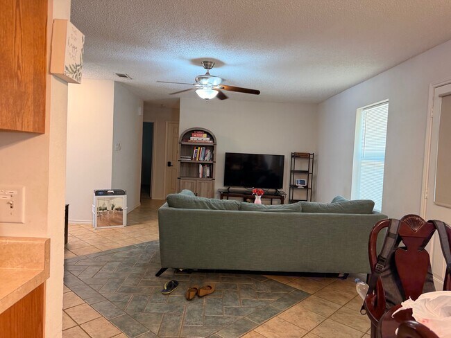 Photo - 1625 May St