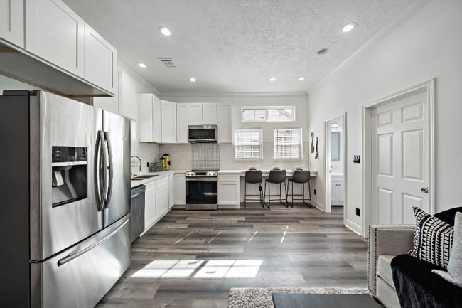 Building Photo - 2720 Briley St