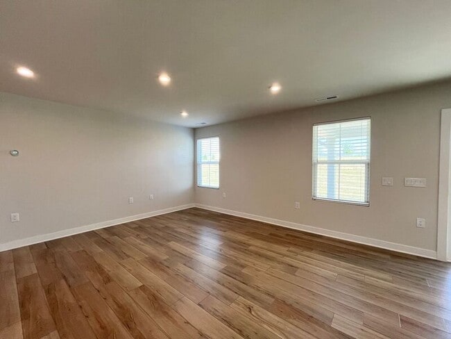 Photo - 8765 Kenridge Ln