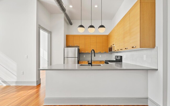 Photo - 465 Church St