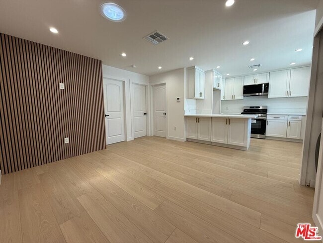 Building Photo - 5759 Lemp Ave Rental