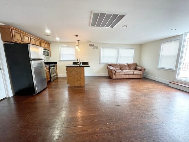 Photo - 178 Hillside St Unit 4