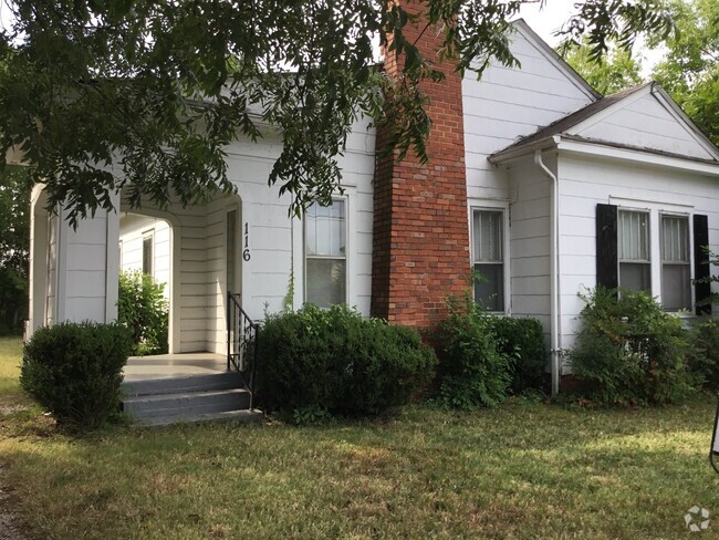 Building Photo - Newly Renovated Home in Downtown