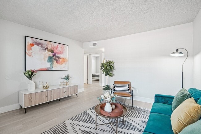 Photo - Ardella on 28th