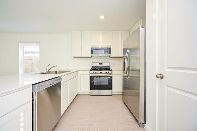 Building Photo - 6818 Flowering Ginger Ln