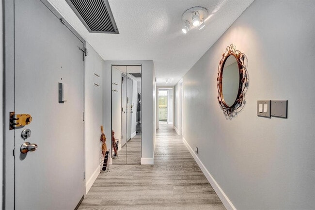 Photo - 100 Golden Isles Dr Unit 815