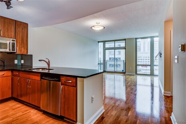 Photo - 4909 Laclede Ave Unidad 1002