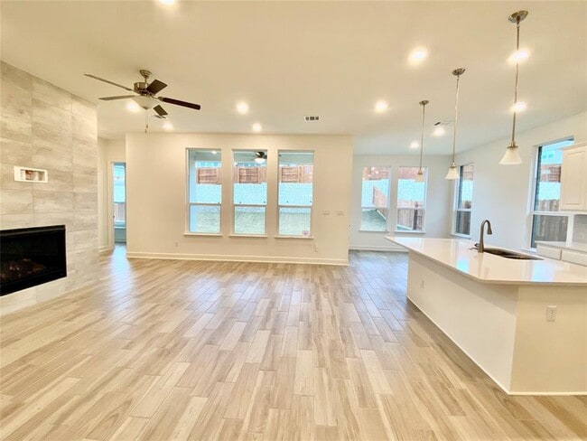 Photo - 6009 Cimarron Rdg Ln