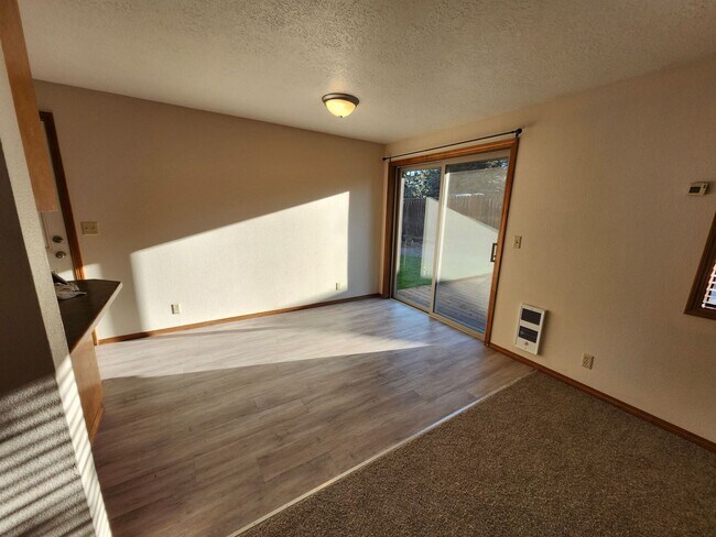 Photo - 3 Bed/2 Bath Single Level Home near Parks ...