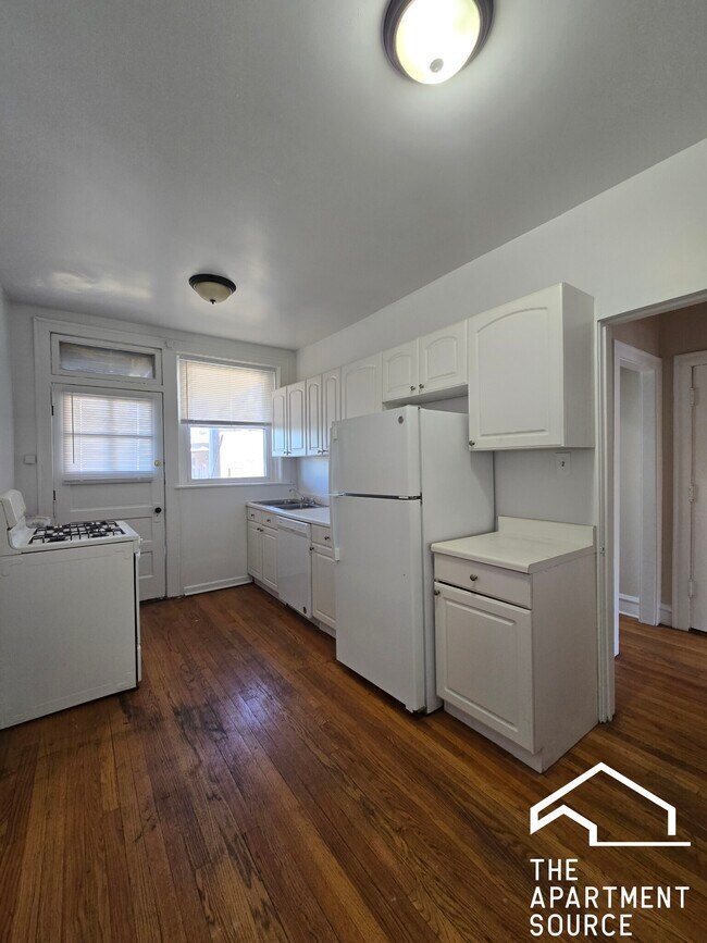 Building Photo - 4318 N Spaulding Ave