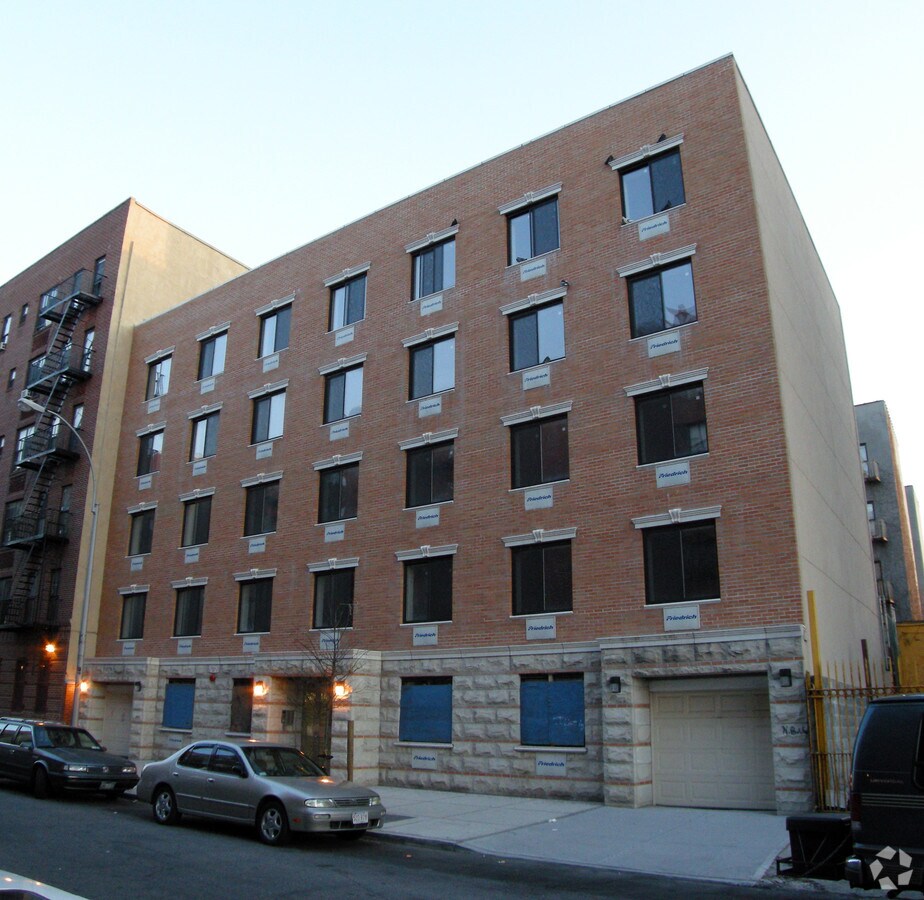 Primary Photo - 691 E 140th St