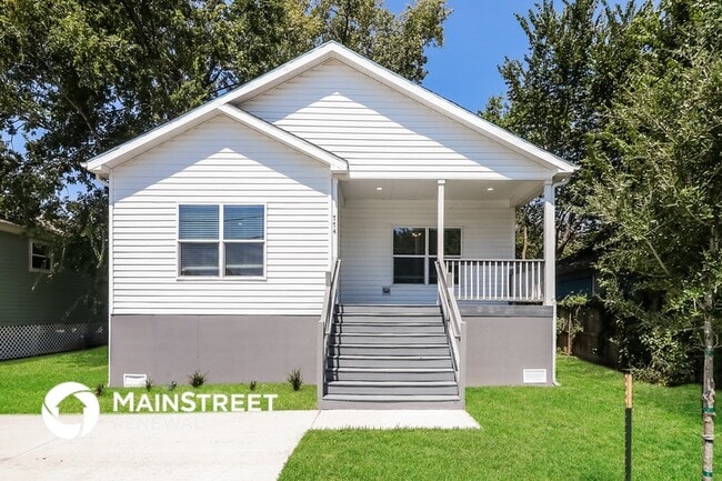 Building Photo - 774 Dillard St