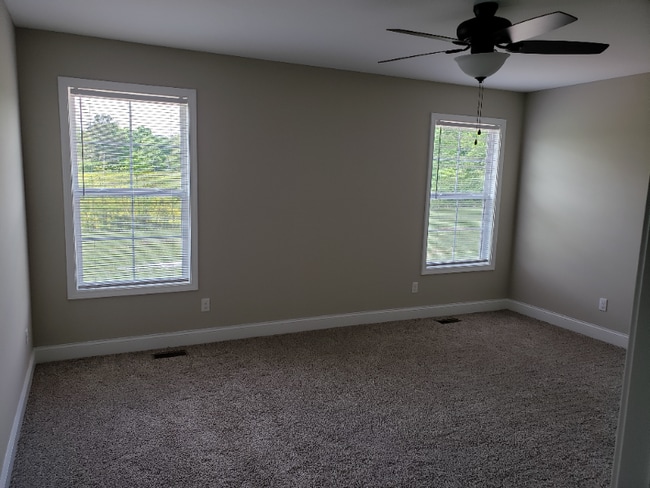 Photo - 503 Holladay Rd