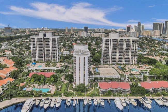 Photo - 3600 Yacht Club Dr Condominio Unidad 1904