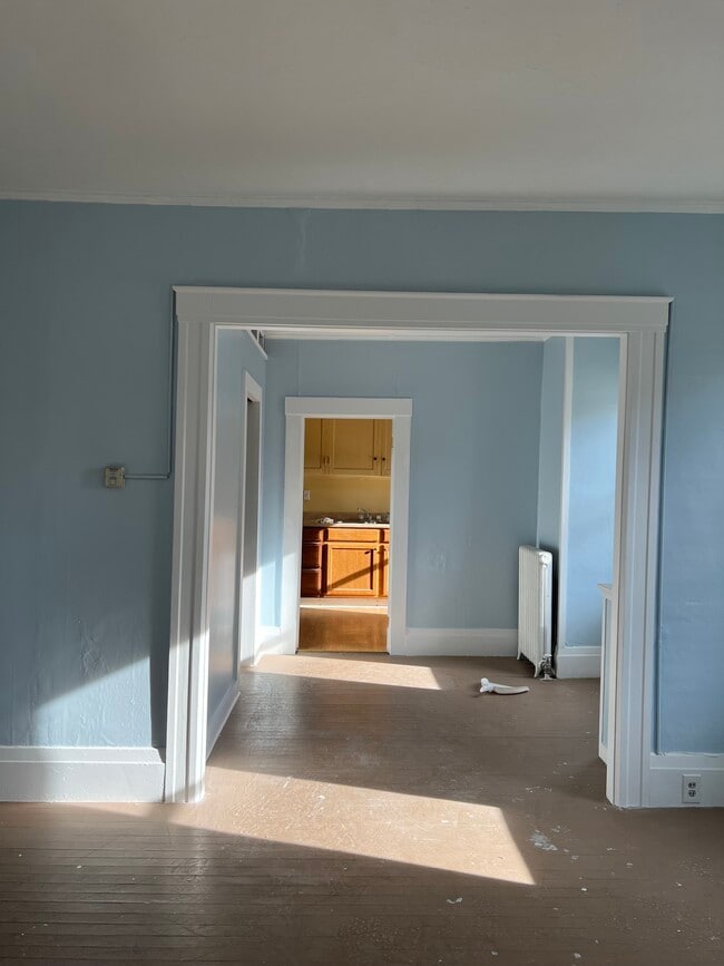 Building Photo - 39 S Main St Unit 2