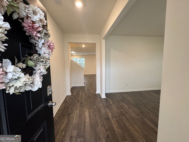 Photo - 166 Woodbrook Trl