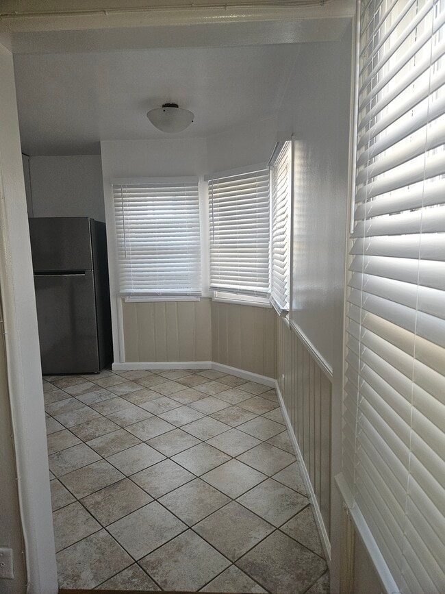 Kitchen P. 2 - 10737 Bloomfield St