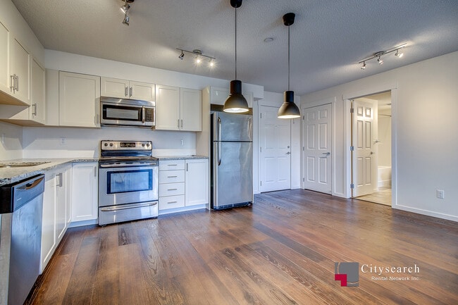 Photo - 279-5279 Copperpond Cmn S E