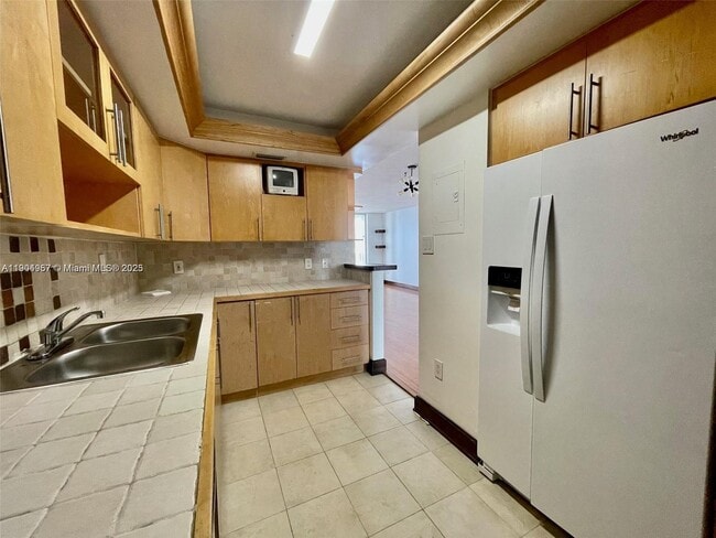 Building Photo - 18071 Biscayne Blvd Unit 1102