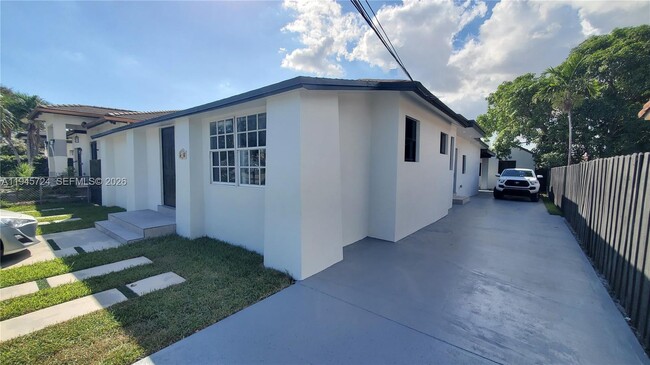 Photo - 40 SW 34th Ave