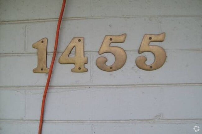 Building Photo - 1455 E Cedar St Rental