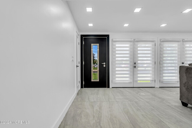 Photo - 142 Locust Ave