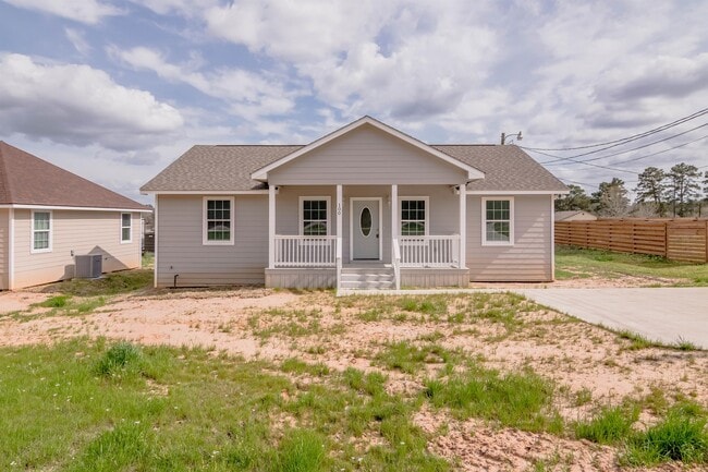 Building Photo - 100 Shorewood Dr