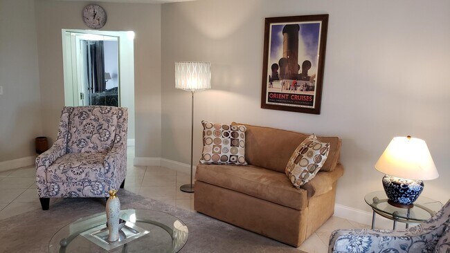 Photo - 3755 Via Poinciana Unidad 304