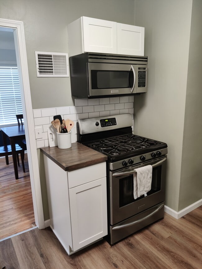 Photo - 1720 Evansdale Ave