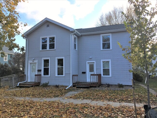 Building Photo - 9th St 3-Plex Unit 415