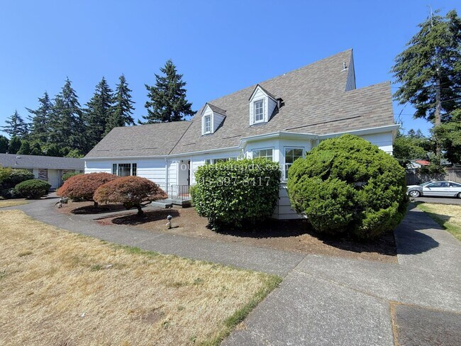 Photo - Timeless East Portland 3 Bed Home w/Backyard, Hardwood Floors, & Bonus Lower Level Unit 1401