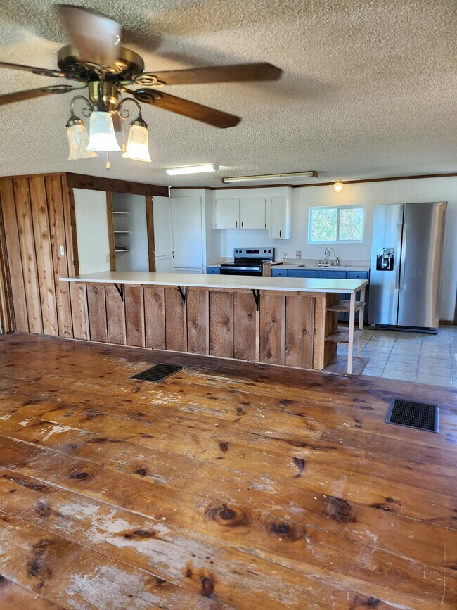 Photo - 311 Skyline Rd