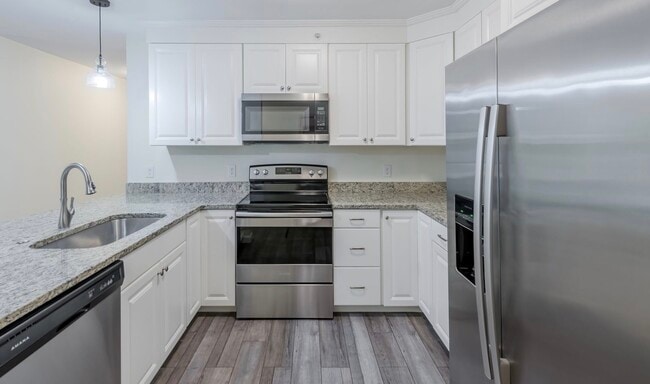Building Photo - 1 Scott Dr Unit Woodlands
