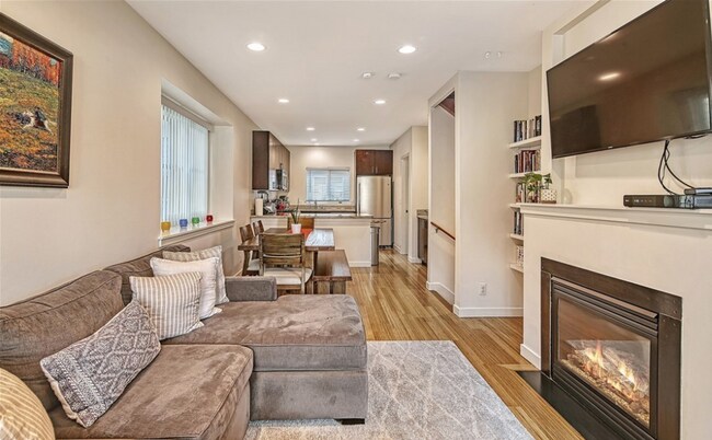 Photo - 3817 S Angeline St