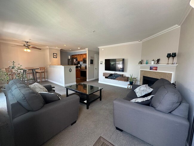 Building Photo - 41 Grandview St Unit 906